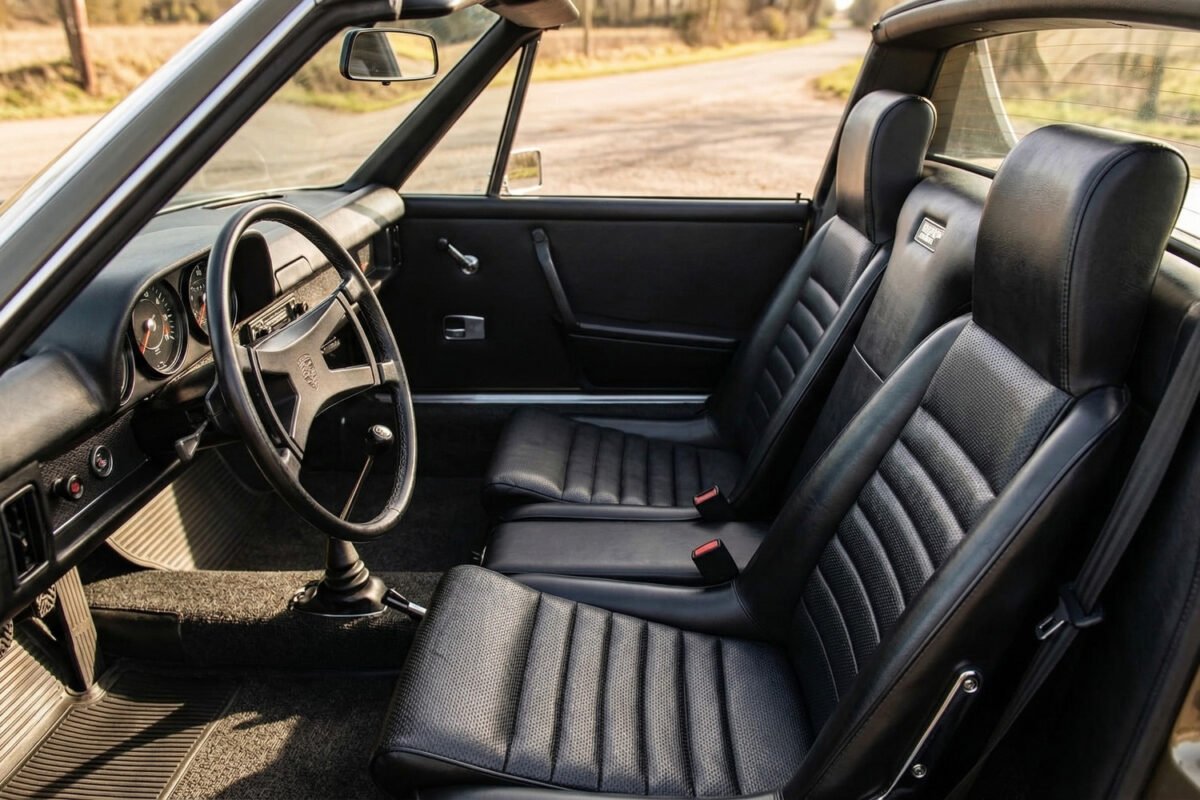 1970 Porsche 914 cockpit