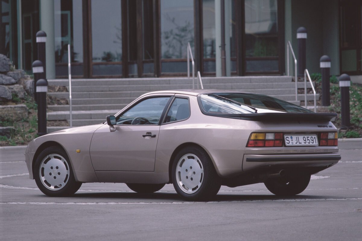 1987 Porsche 944 S rear view
