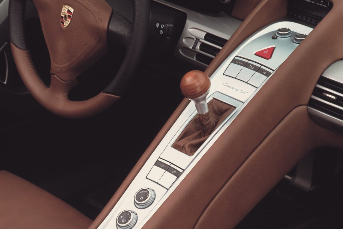 2004 Porsche Carrera GT gear lever