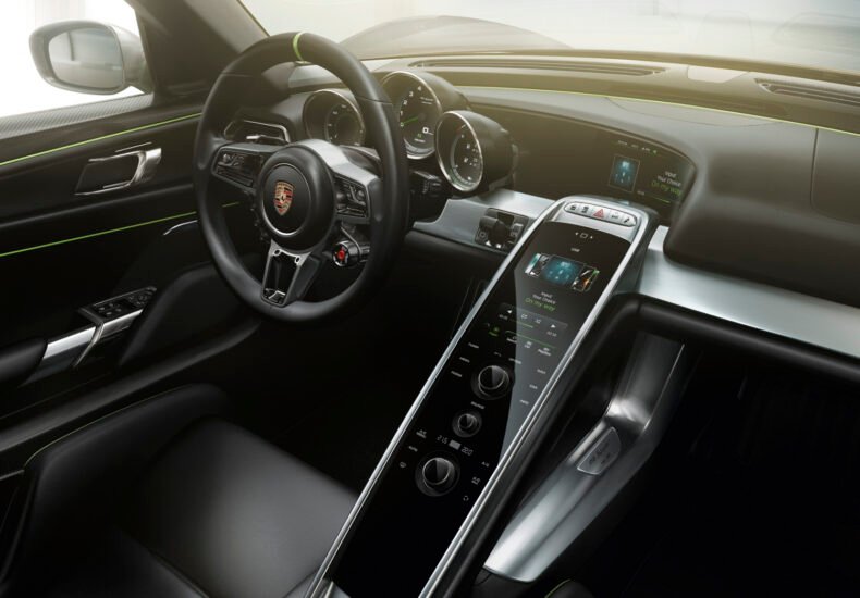 Porsche 918 Spyder cockpit