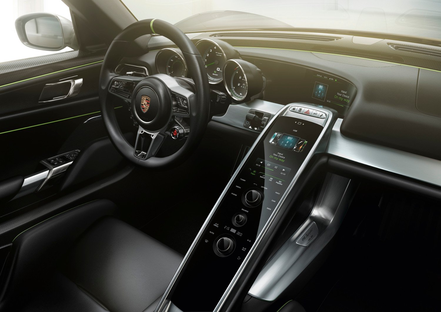 Peek Inside – 2014 Porsche 918 Spyder Interior