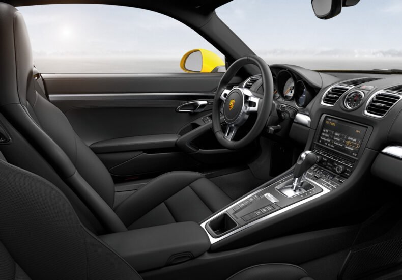 2014 Porsche Cayman S interior