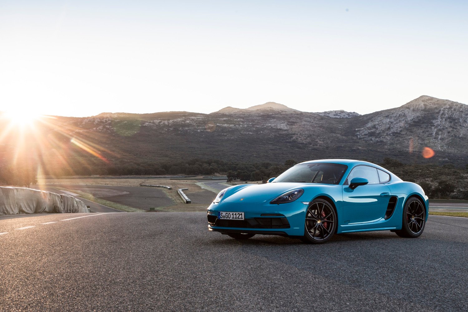 Miami Blue 2018 Porsche 718 Cayman GTS