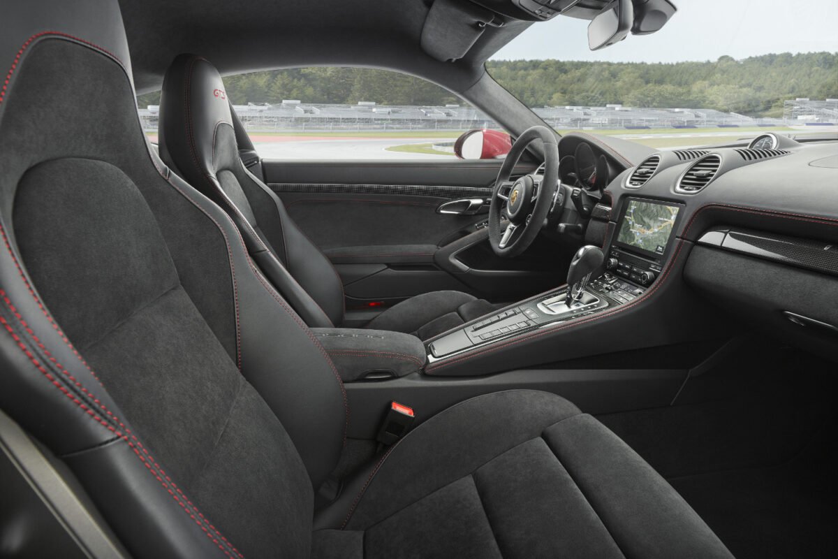 2018 Porsche 718 Cayman GTS interior