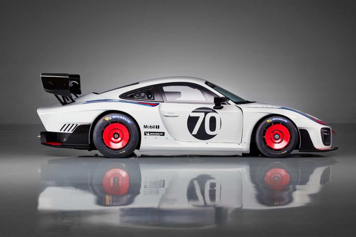 2019 Porsche 935 side view