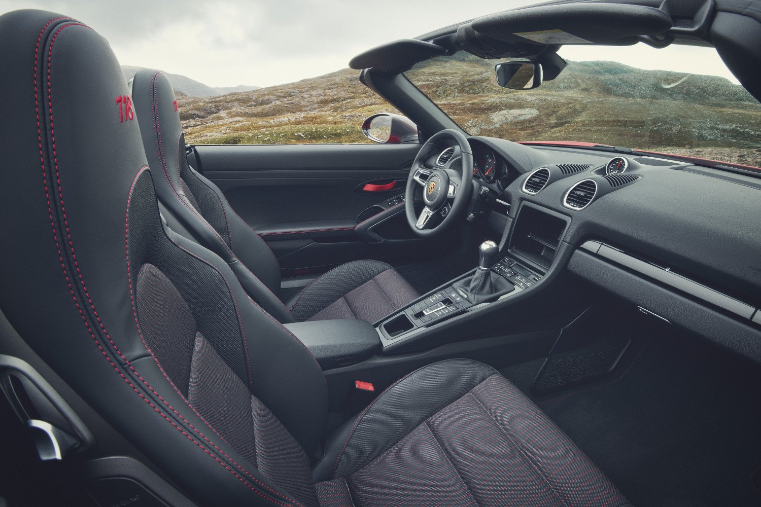 Peek Inside – 2020 Porsche 718 Boxster T Interior