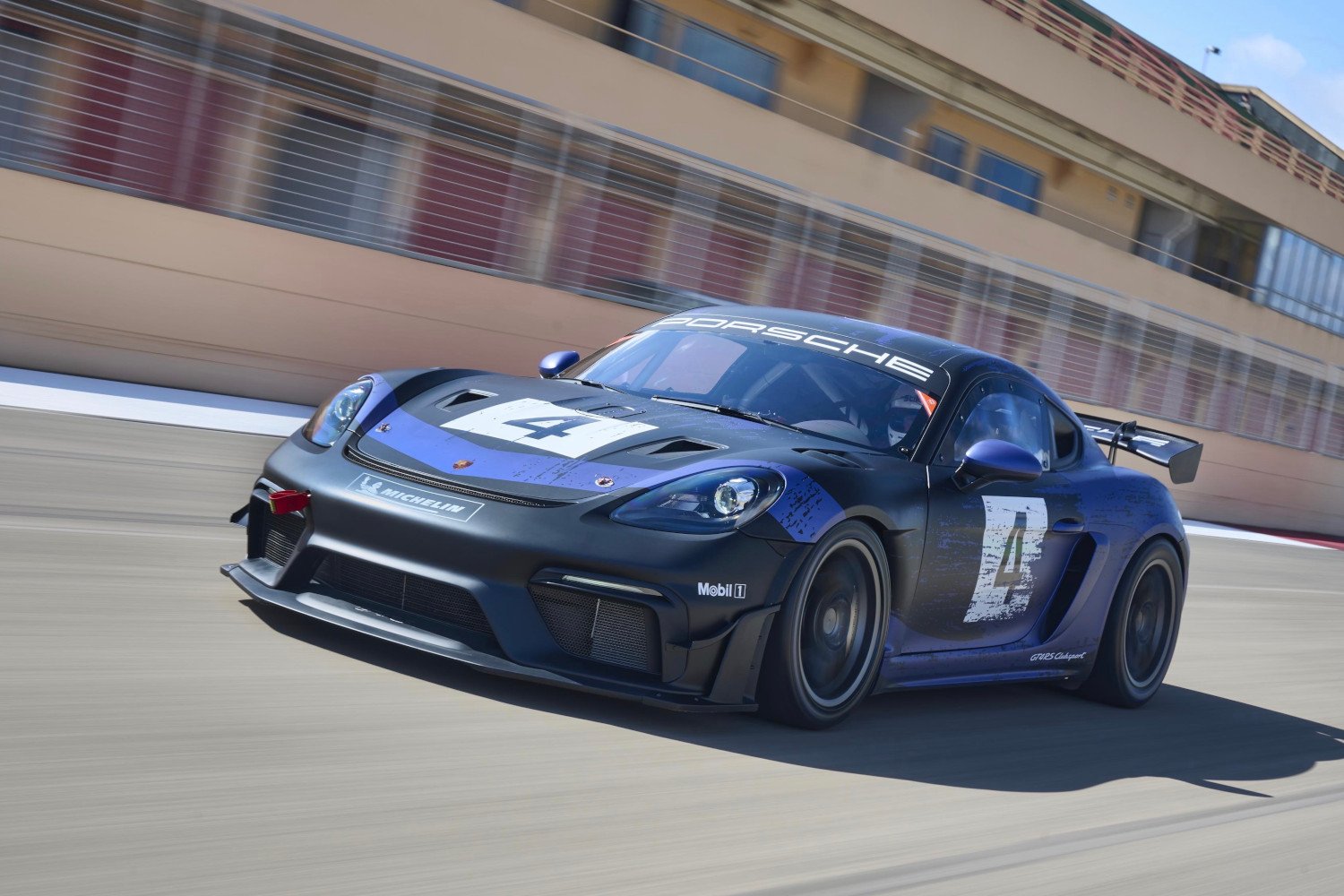 Race Car: Porsche 718 Cayman GT4 RS Clubsport (2021)