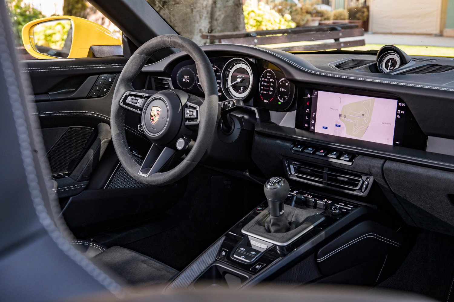 Peek Inside – 2022 Porsche 911 Carrera GTS Interior