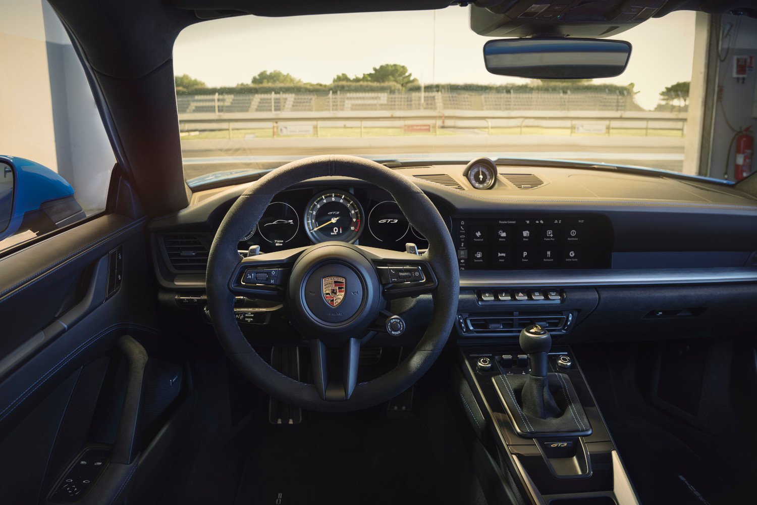 Peek Inside – 2022 Porsche 911 GT3 Interior