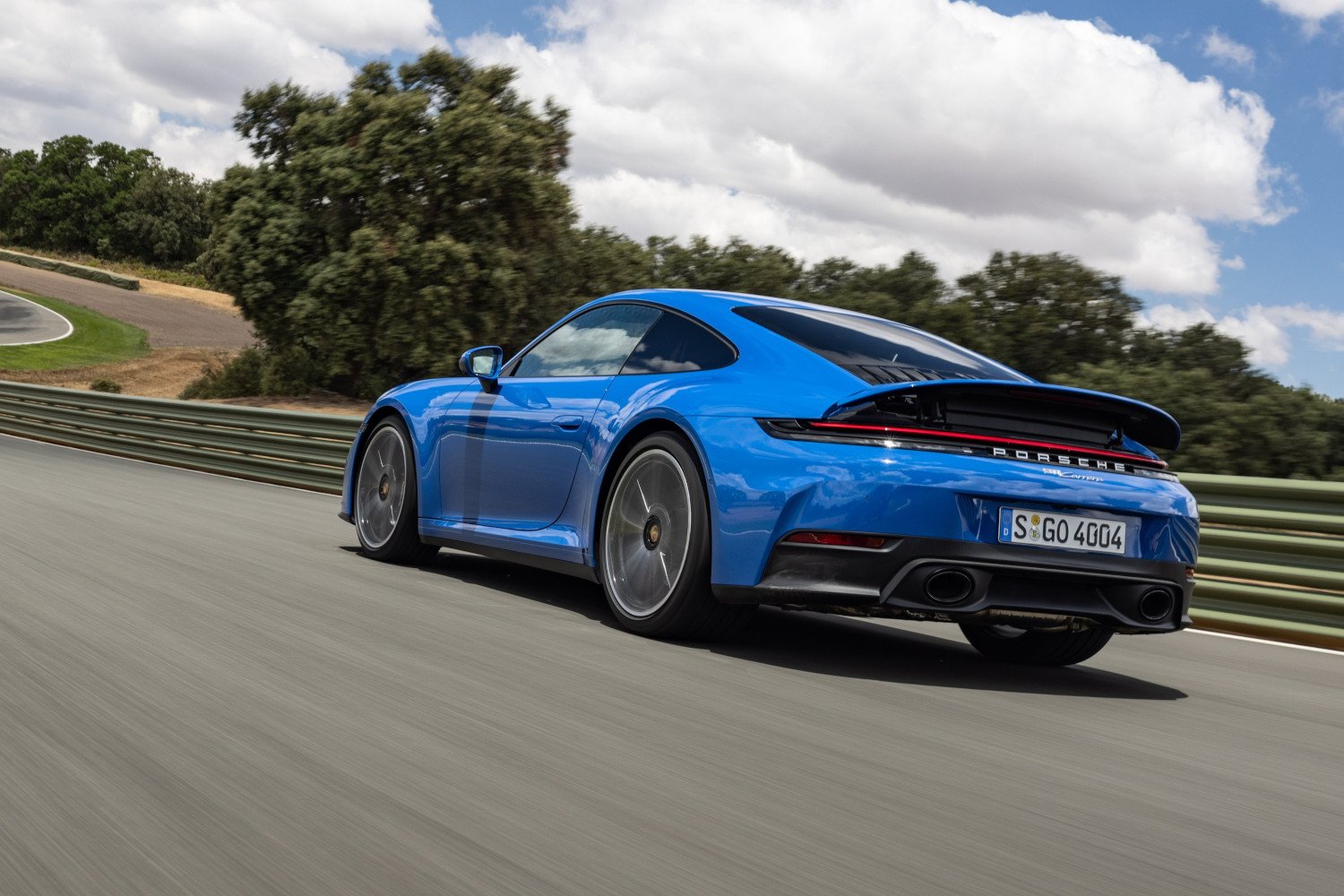 2025 Porsche 911 Carrera – 10 Fast Facts