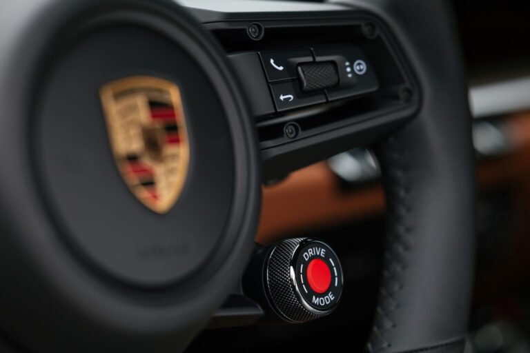 Peek Inside - 2025 Porsche 911 Carrera Interior | Porsche 911 (992)