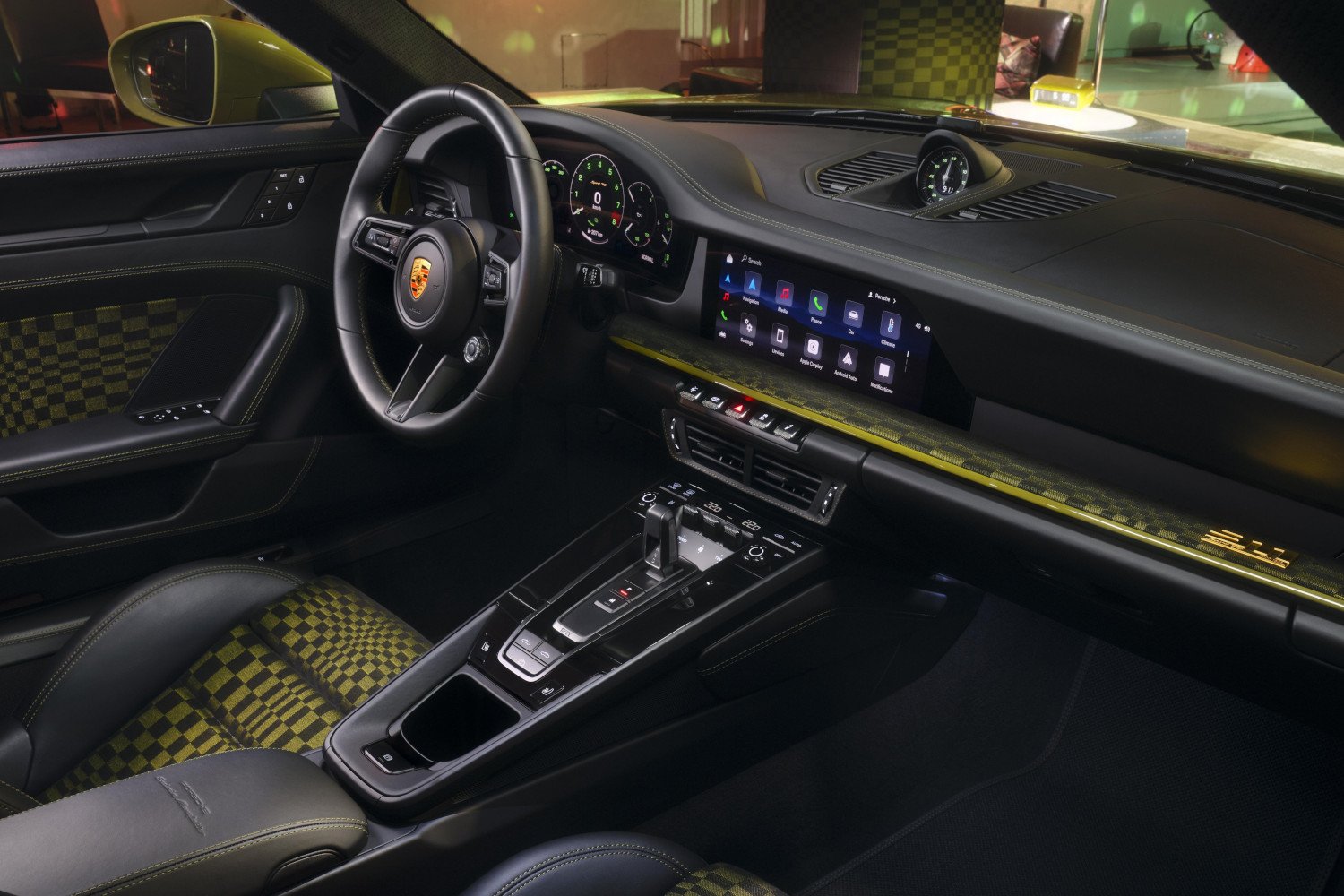 Peek Inside – 2026 Porsche 911 Spirit 70 Interior