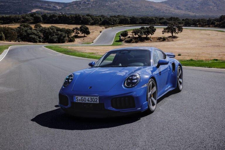 Lugano Blue 2026 Porsche 911 Turbo S | Car Dreams